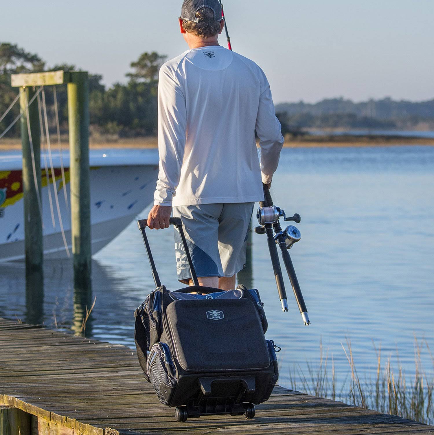 Rolling Tackle Bag with 5 3700 Trays Q509419