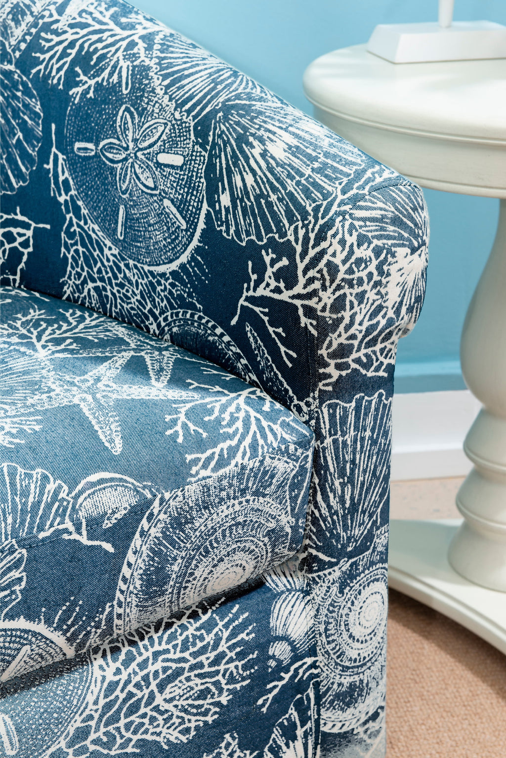 Ocean Blue and White Coastal Pattern Swivel Club Chair N11064