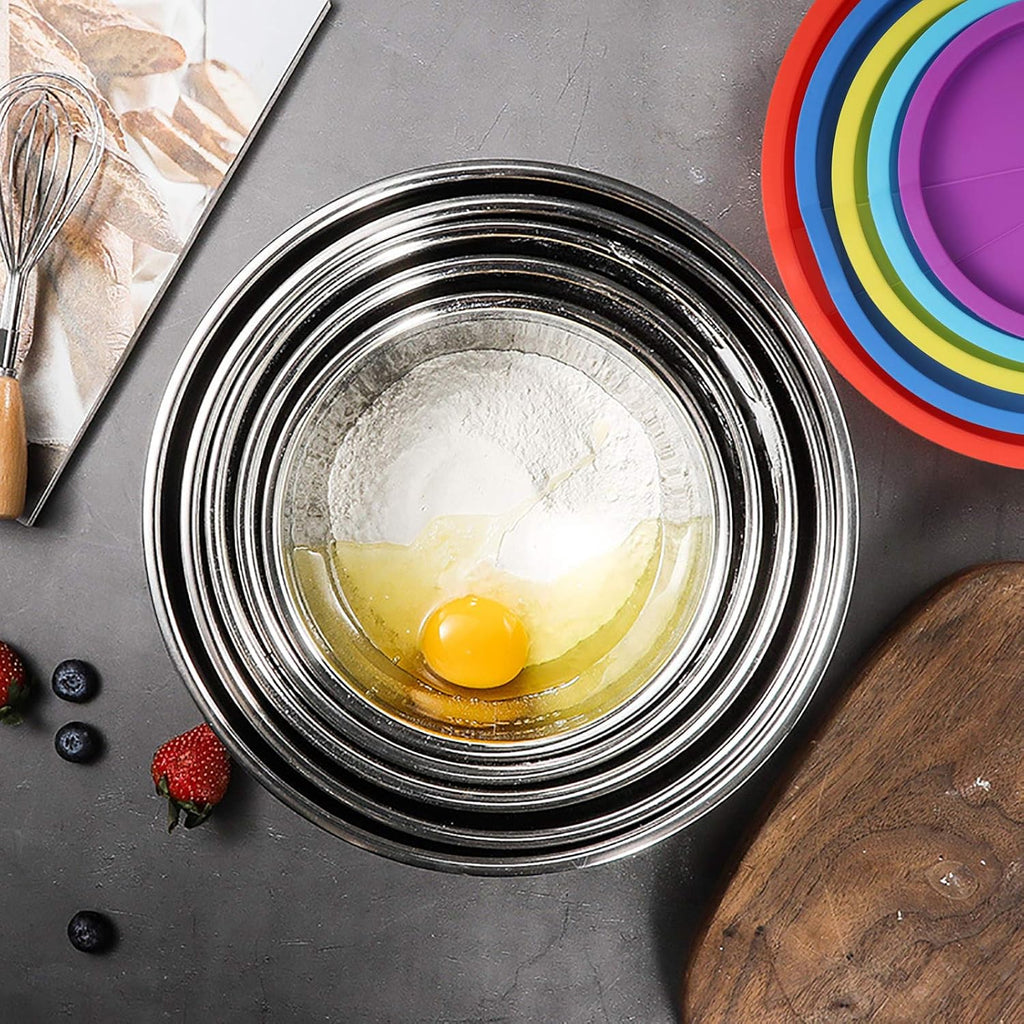 Set of 5 Stainless Steel Mixing Bowls with Airtight Lids H652