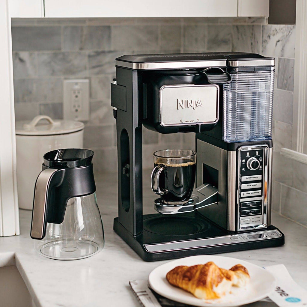 10-Cup Black Stainless Coffee Brewer with Glass Carafe A5603