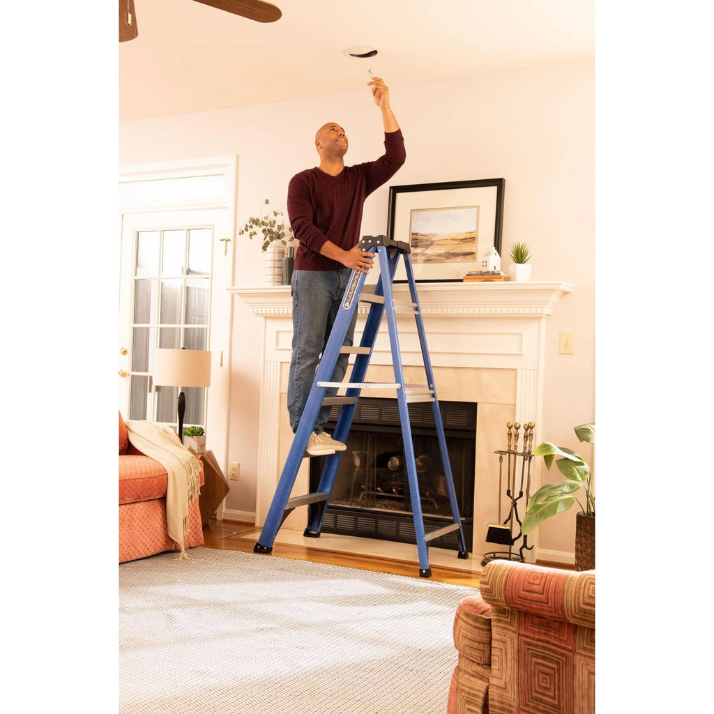 6 ft Fiberglass Step Ladder L877450