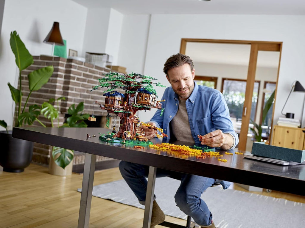 LEGO Ideas Tree House 21318 Model Construction Set with 3 Cabins S15587