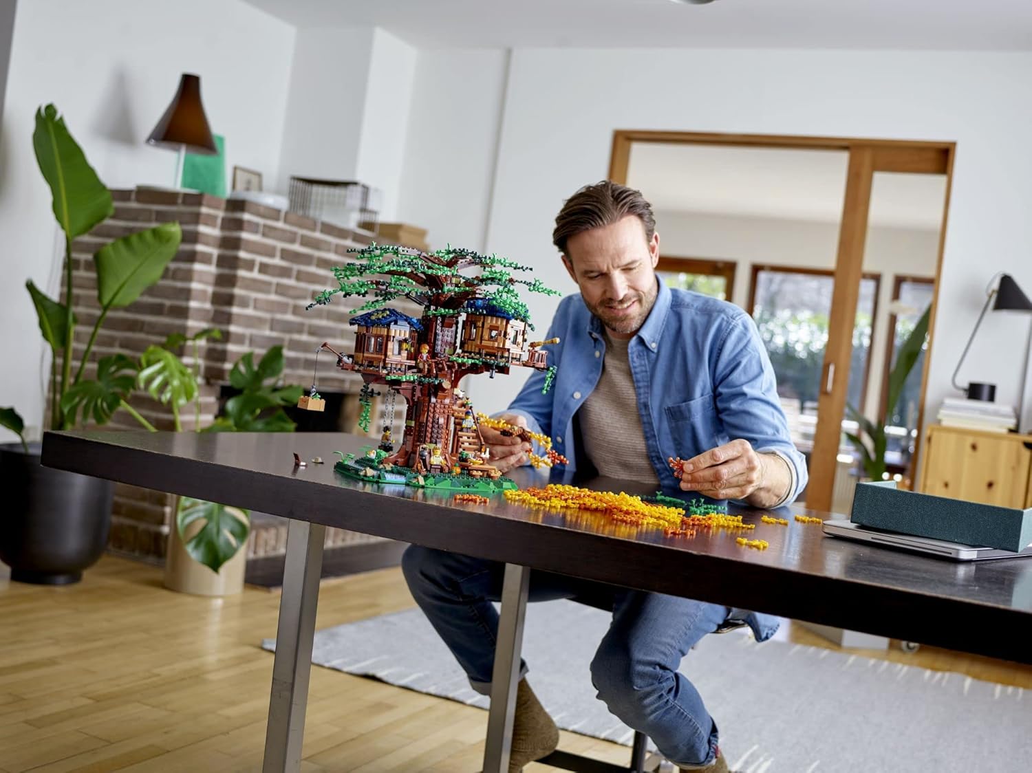 LEGO Ideas Tree House 21318 Model Construction Set with 3 Cabins S15587