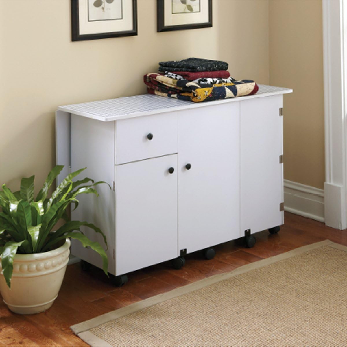 White Quilter's Design Table K917