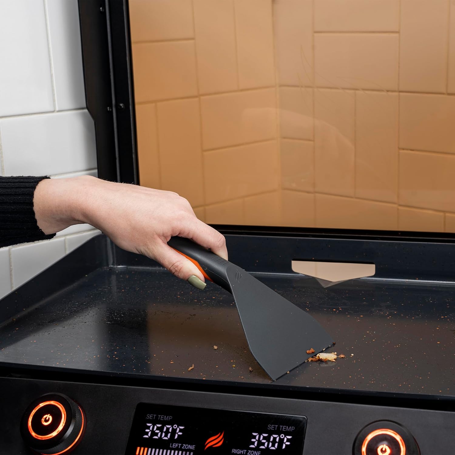 22 Inch Nonstick Electric Griddle with Lid K860251
