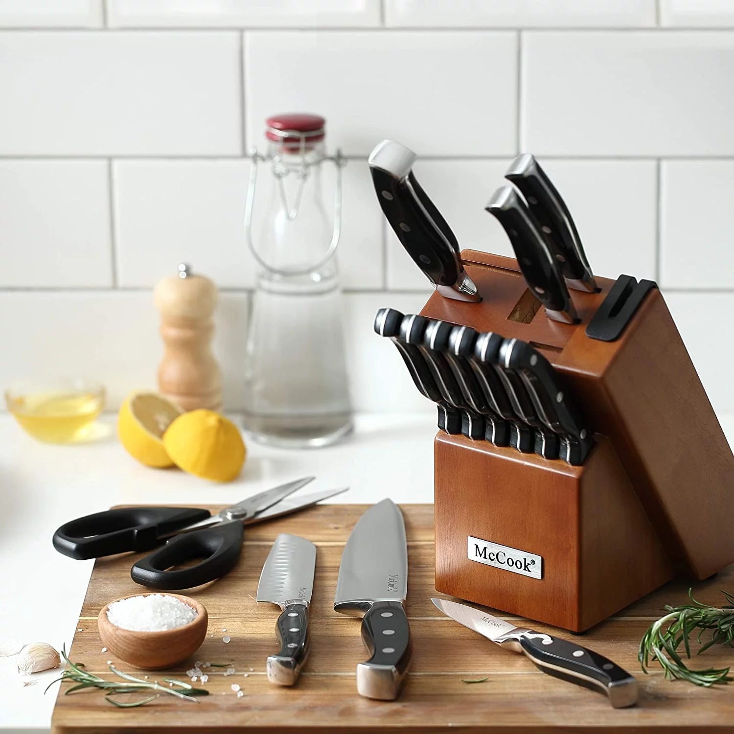 15 Pieces Kitchen Knife Block Set with Built-in Sharpener Q156