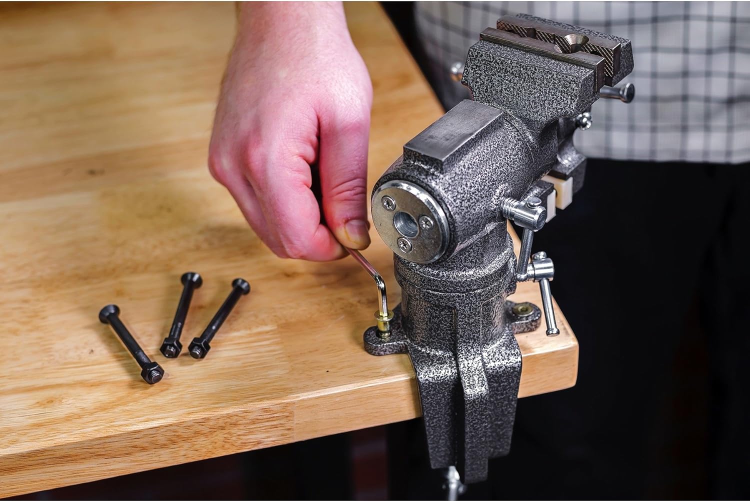 2-1/2 inch Mini Jaw Portable Clamp-on Table Bench Vise with Soft Jaw Covers T923