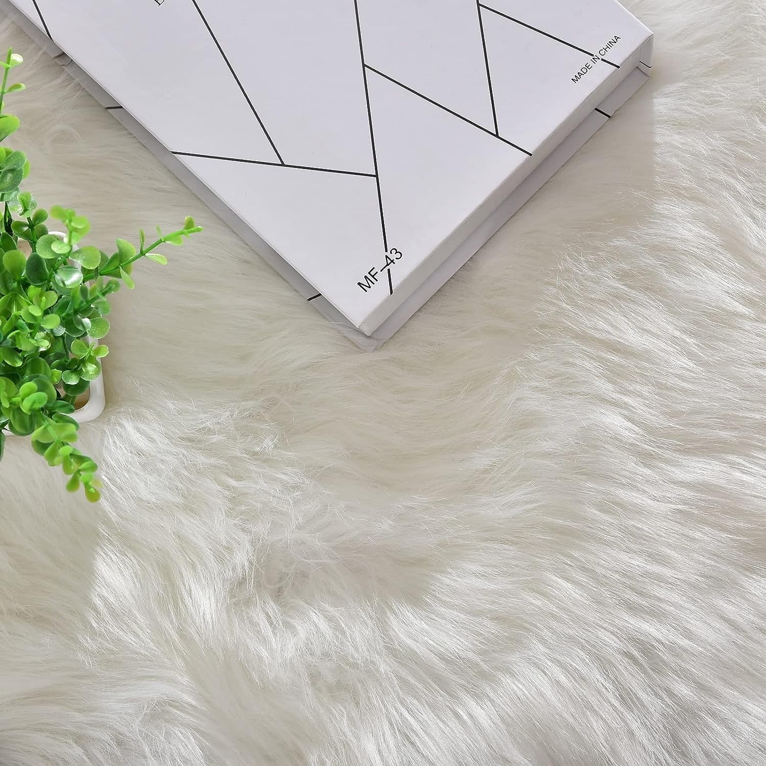 White 4x6 Ft Faux Sheepskin Fluffy Shaggy Rug D598055