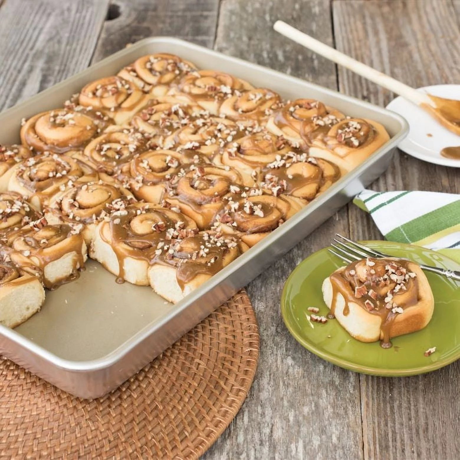 Nonstick High Sided Sheet Cake Baking Pan, Gold and Silver, 17.9" x 13" x 2" I856722