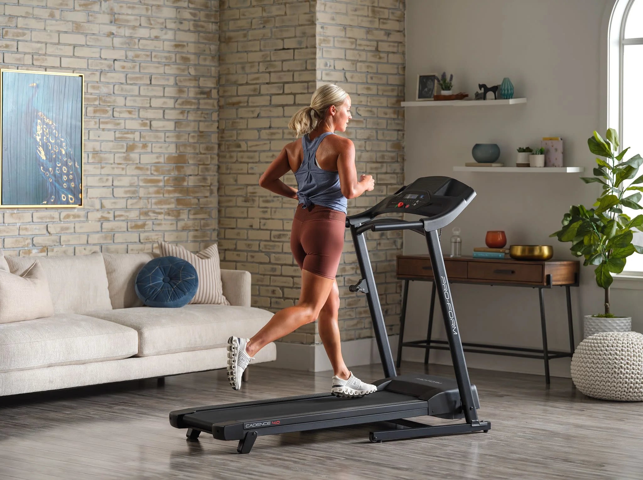 Treadmill with 5" Display D755173