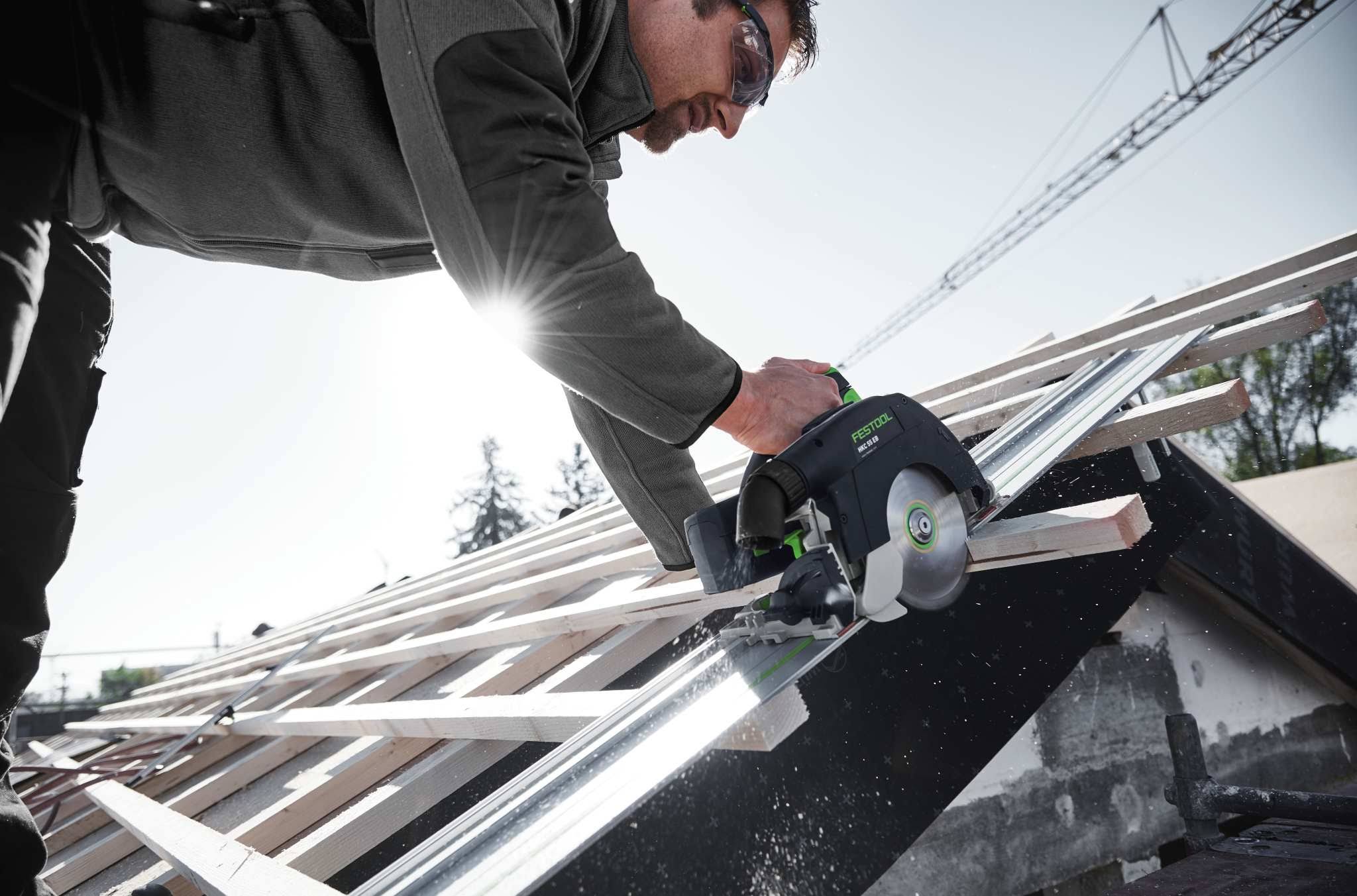 Cordless Carpentry Saw Y9206