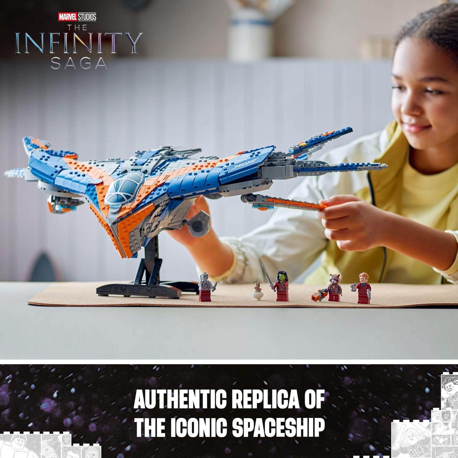 Buildable Starship Toy with 4 Super Hero Minifigures R680