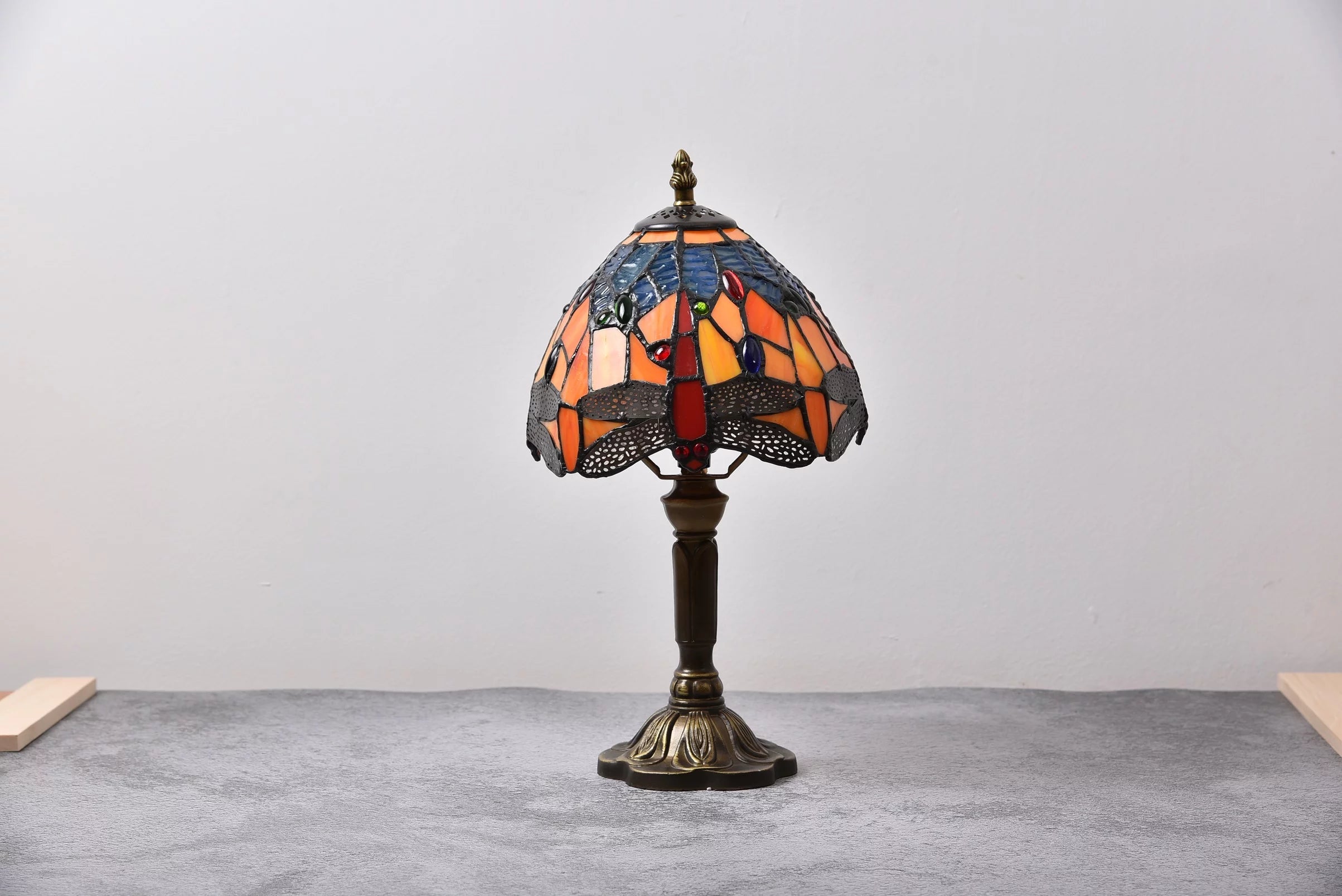 Tiffany Table Lamp Stained Glass Red Bronze Desk Light P327521