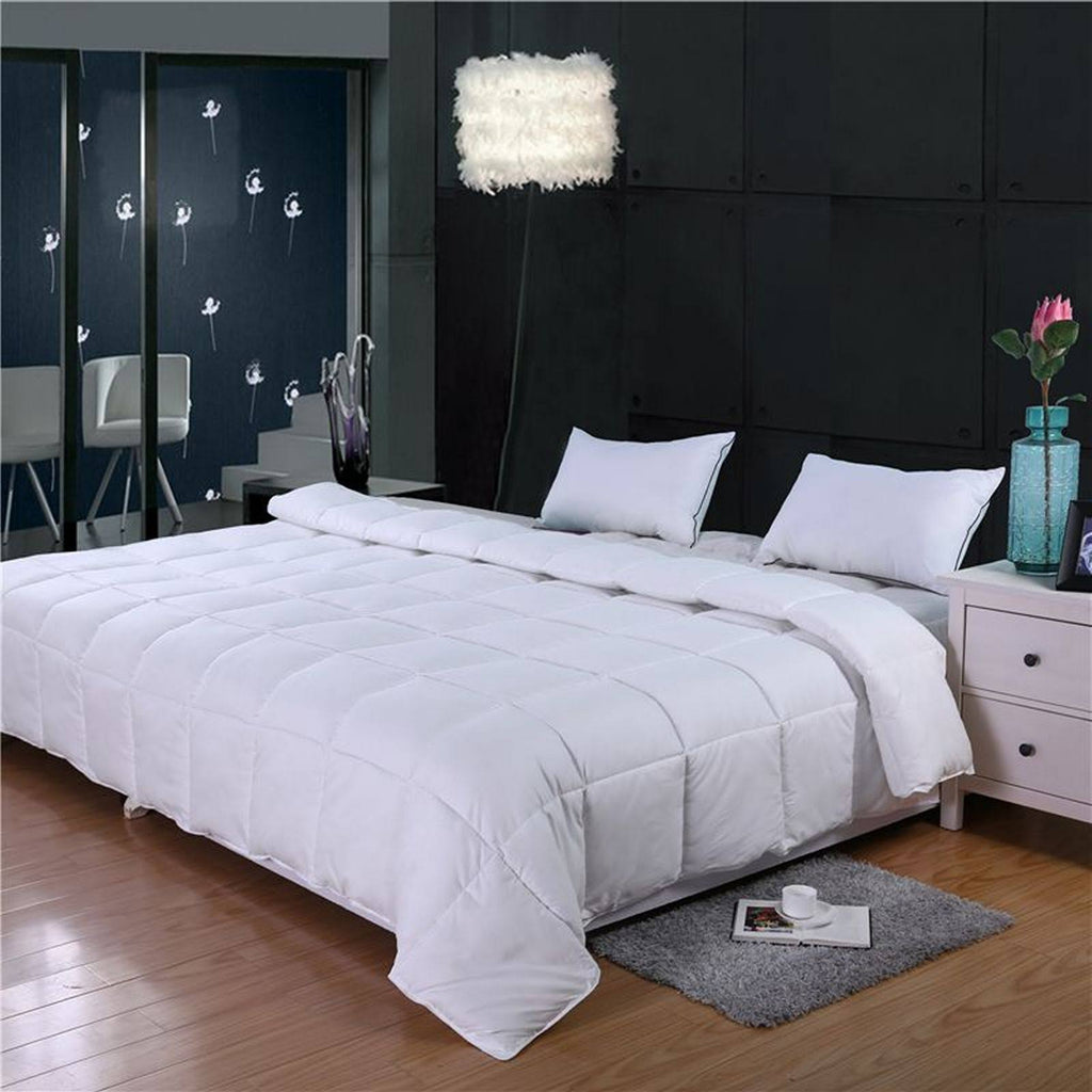 White 120 inch x 98 inch Down Alternative Comforter M6418