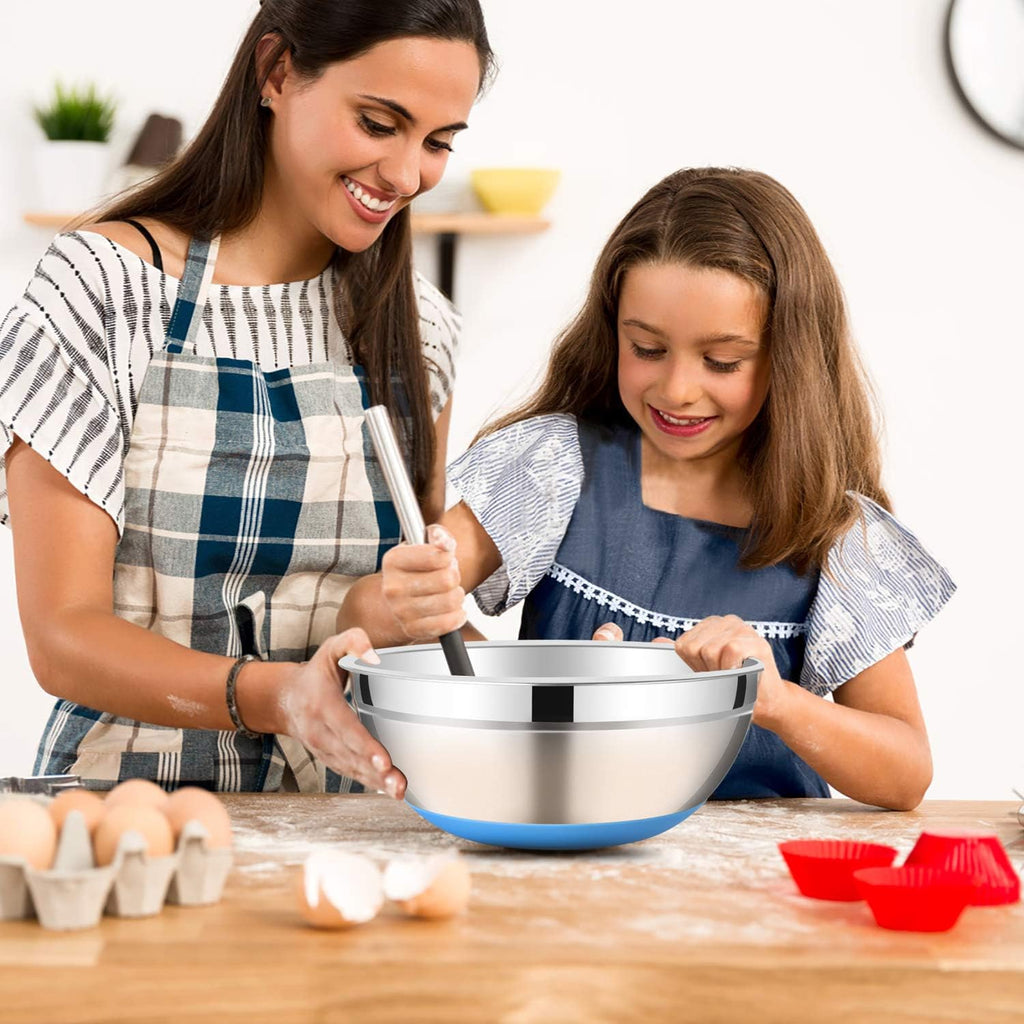 Set of 5 Stainless Steel Mixing Bowls with Airtight Lids H652