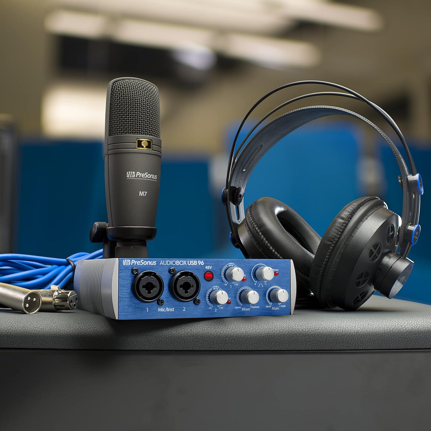 USB 2.0 Recording Bundle with Interface, Headphones, Microphone and Studio One software S585