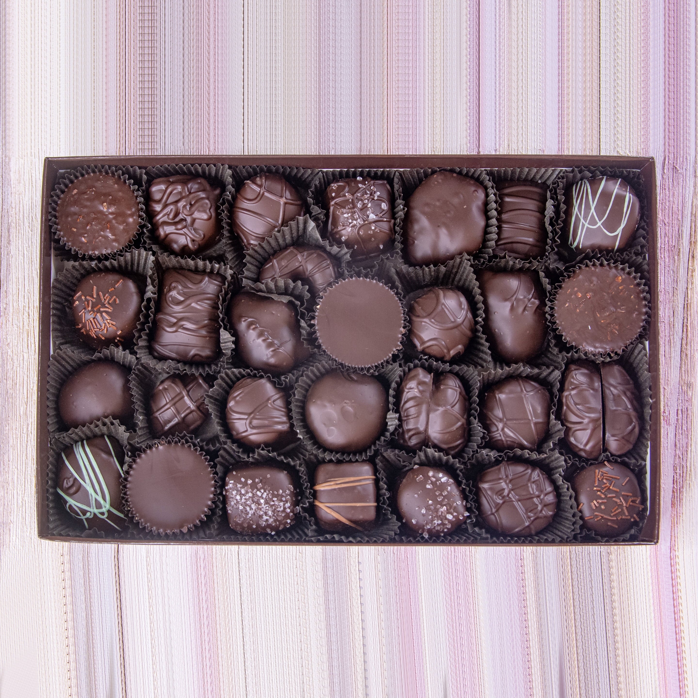 Deluxe Assortment Dark 2lb B770