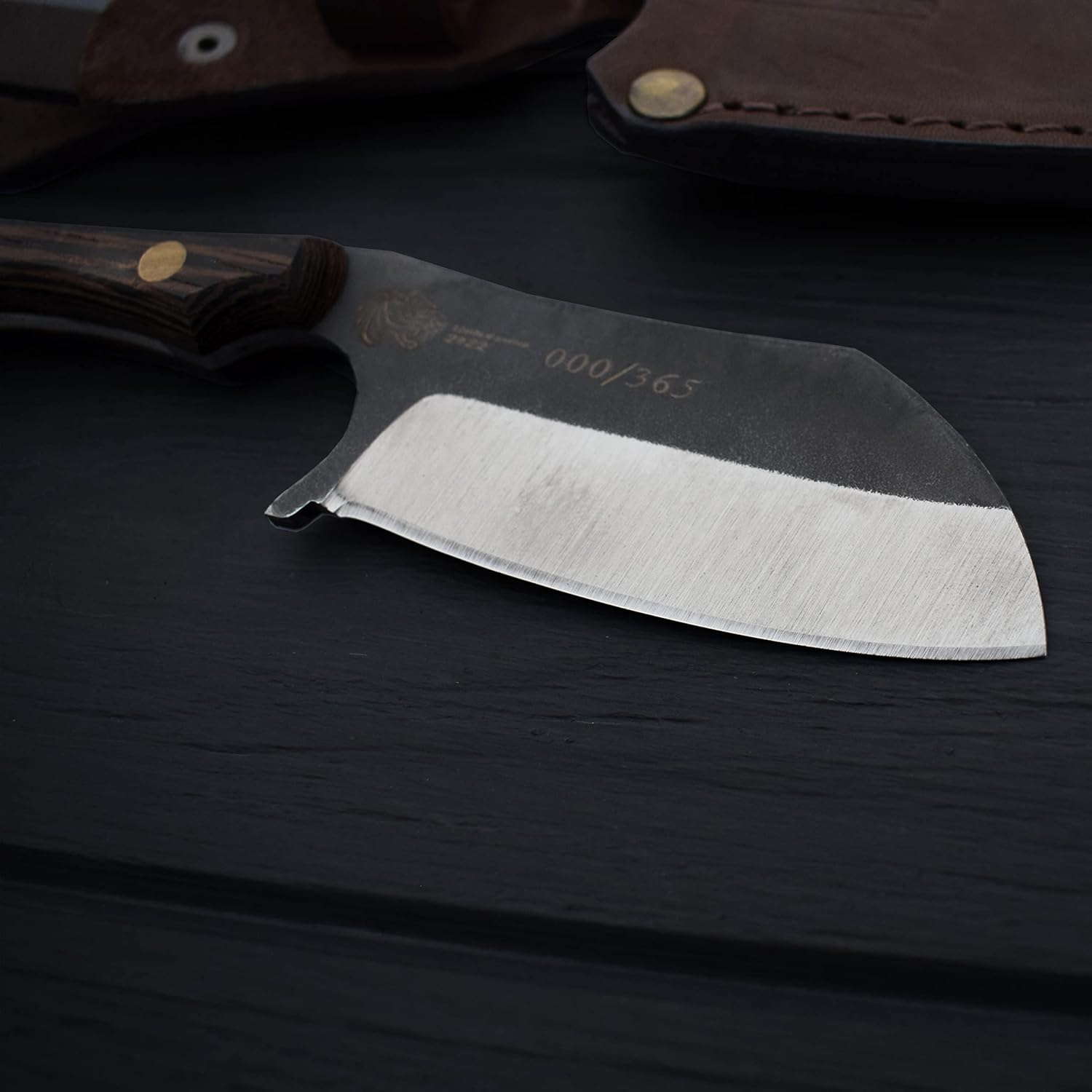 Fixed blade knife made of Stainless Steel with Wenge Wood Handle and Leather Sheath S100031