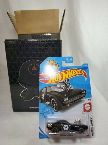 Magic 8 Ball x Figure8 Exclusive w/ Rodger Dodger 8 Ball Car C7422